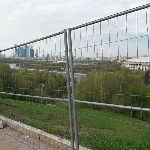 Секция строительного ограждения 3х2 м оцинкованная