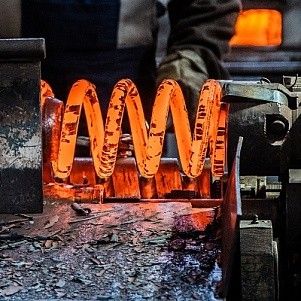 Пружина СН6-48-8 d=10 мм, D1=70 мм, L0=300 мм