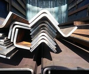 Уголок стальной гнутый равнополочный